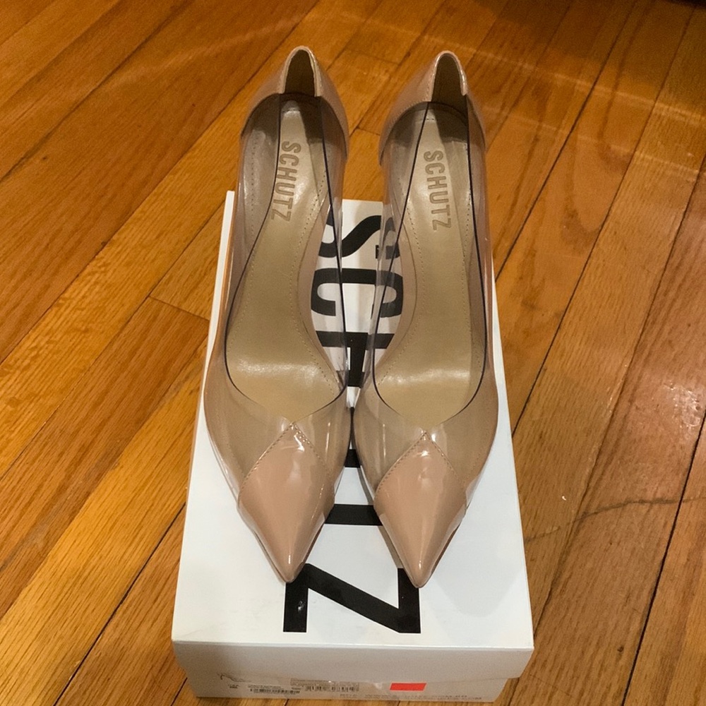 Schutz, size 8, Nude heel